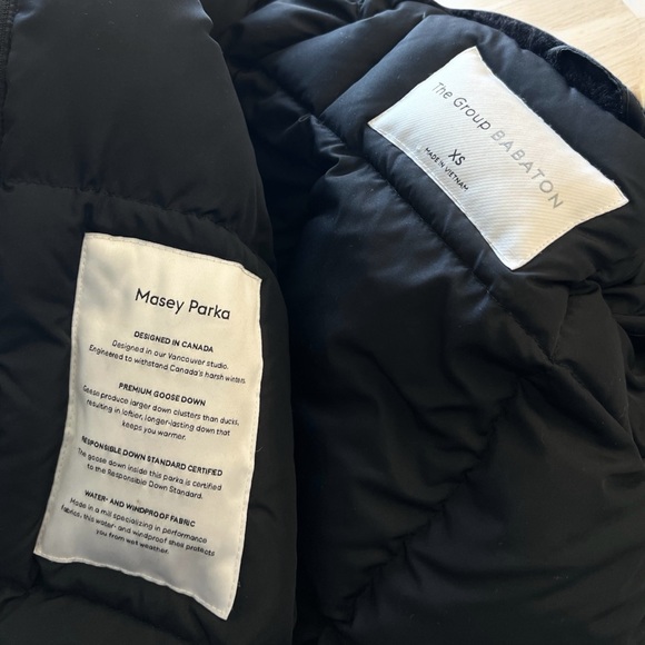 Aritzia Babaton Masey Down Puffer Parka Jacket Black - Picture 5 of 5